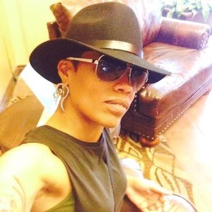 Black suede H&M fedora